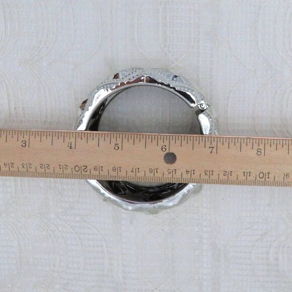 New Silver Metallic Chunky Bangle Bracelet for Women - Picture 4 of 5